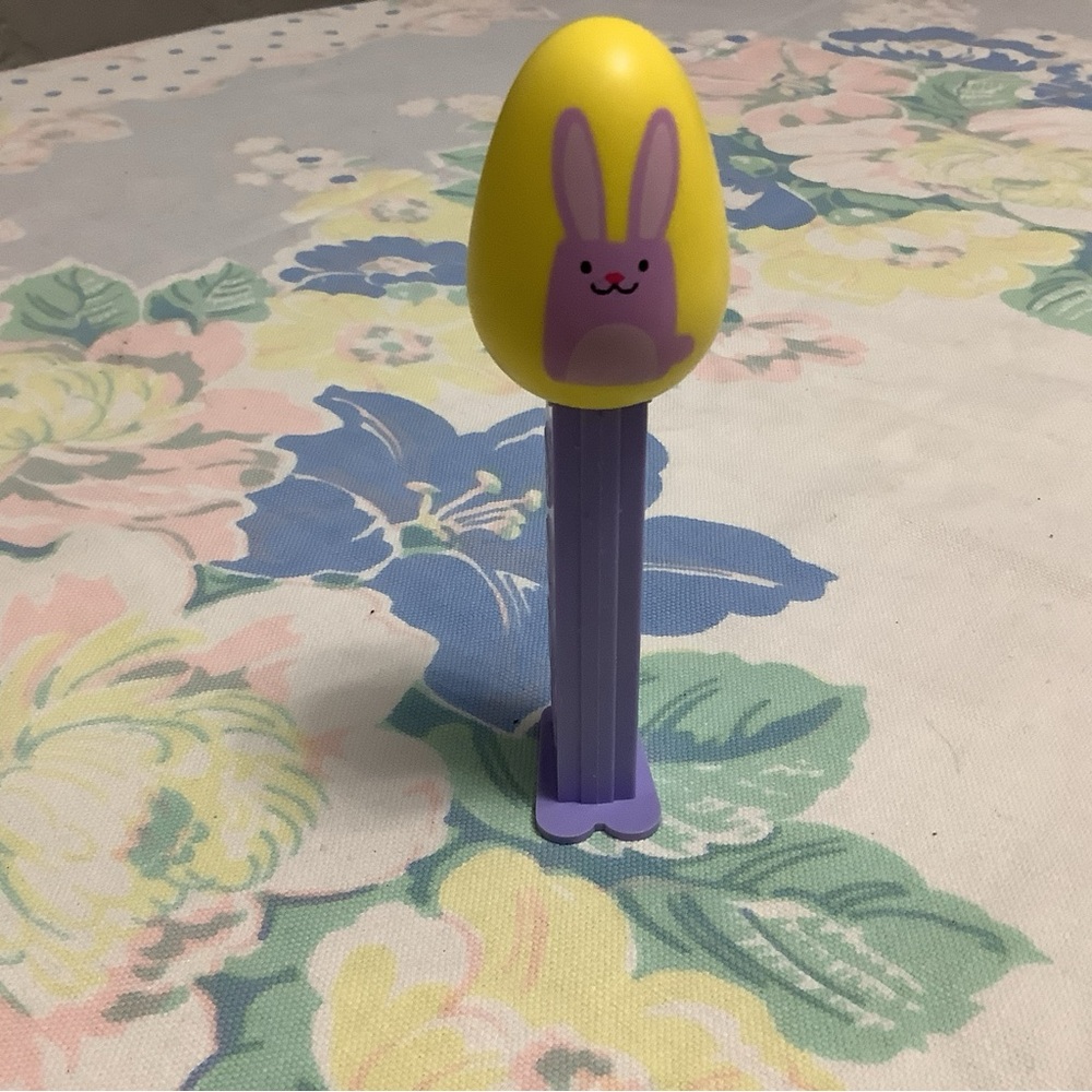 PEZ 2012 Easter Yellow Egg w/Purple Rabbit & Purple Stem - Hard To Find